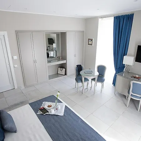 Residenza San Ferdinando Неаполь