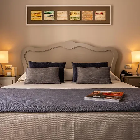 Отель Residenza San Ferdinando Неаполь