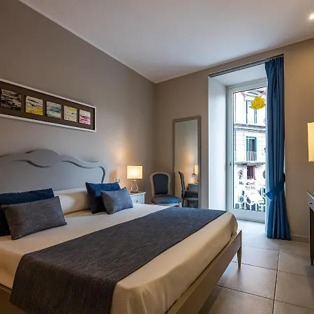 Отель Residenza San Ferdinando 4*